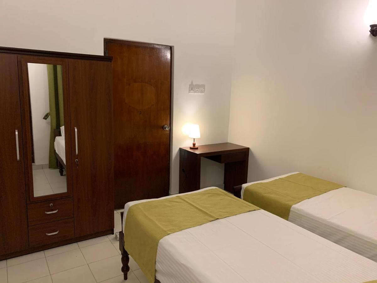 ホテル Elegance Oasis, Colombo 3 エクステリア 写真