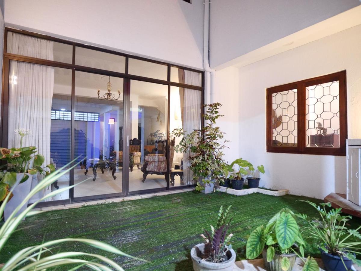 ホテル Elegance Oasis, Colombo 3 エクステリア 写真